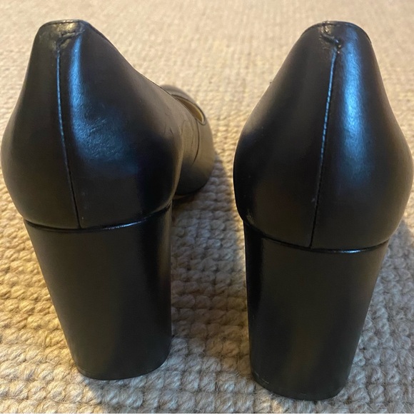 Cole Haan, black pump size 9.5B - Picture 2 of 6